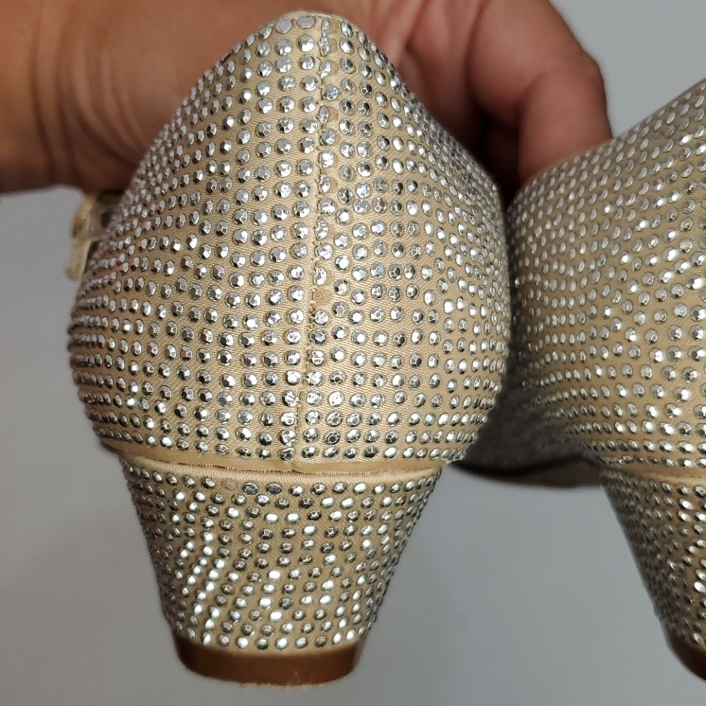 Niña round toe gold with sparkles heels 🌟🌟 - Picture 11 of 16